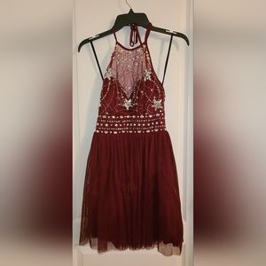 B. Darlin Dress, Size 5 Junior, Burgundy
